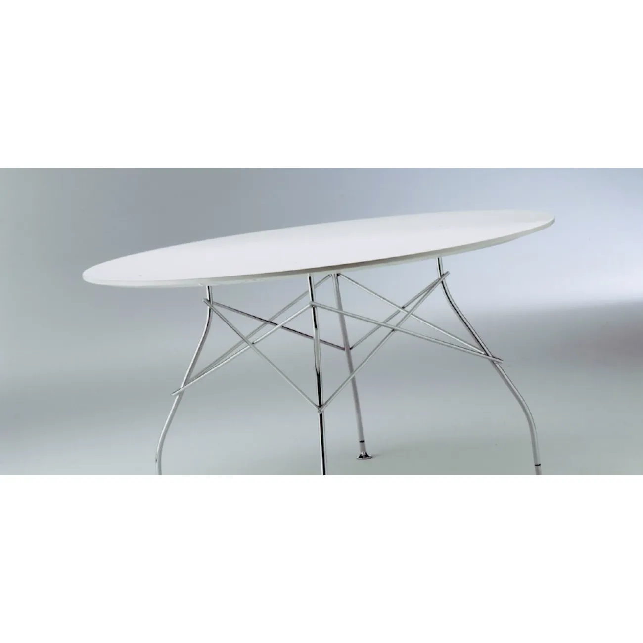 Стол Glossy designed by Antonio Citterio		 in 2000 от LaLume