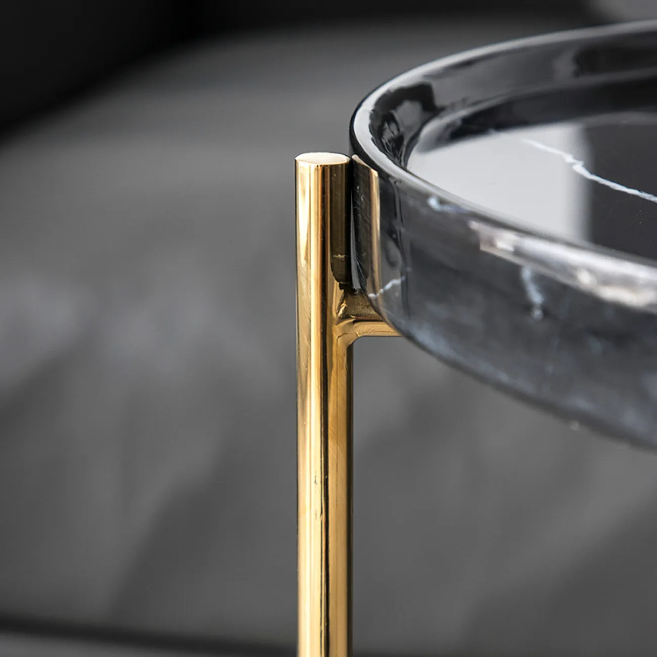 Дизайнерский журнальный столик LaLume-AP00271