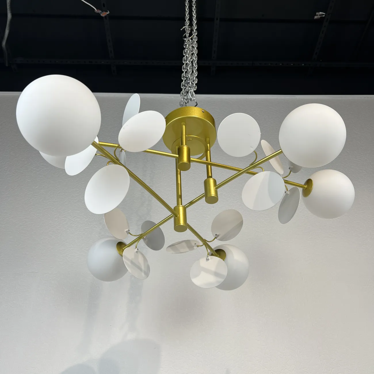 Потолочная люстра MATISSE B D80 Gold White от ImperiumLoft Потолочная люстра MATISSE B D80 Gold White от ImperiumLoft