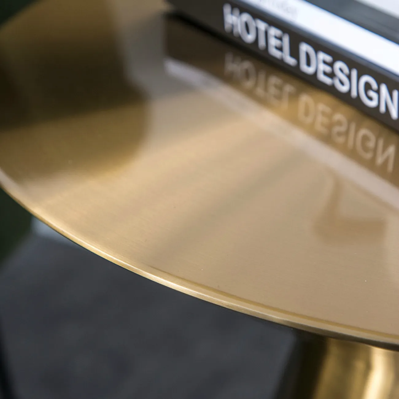 Дизайнерский журнальный столик LaLume-AP00274