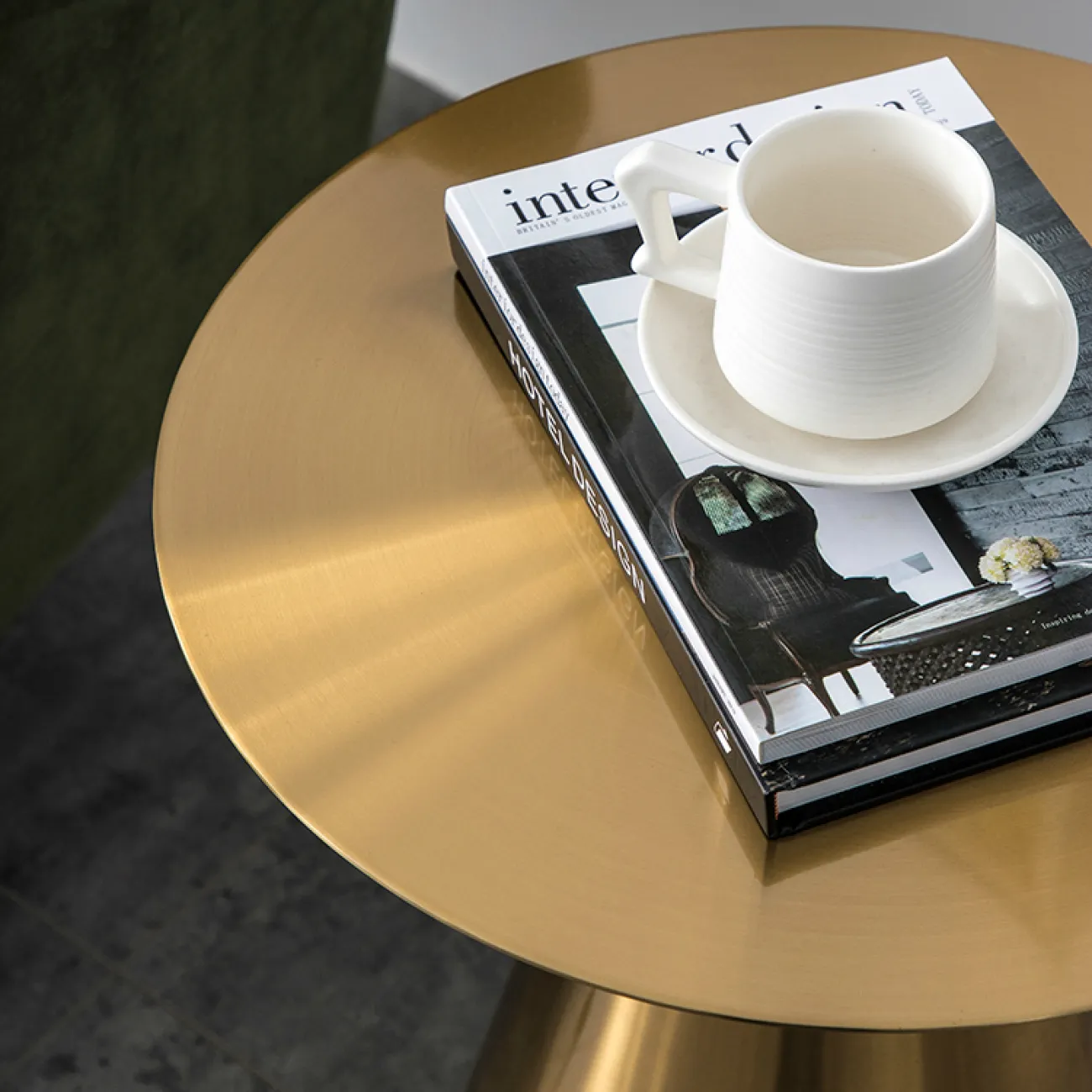 Дизайнерский журнальный столик LaLume-AP00274