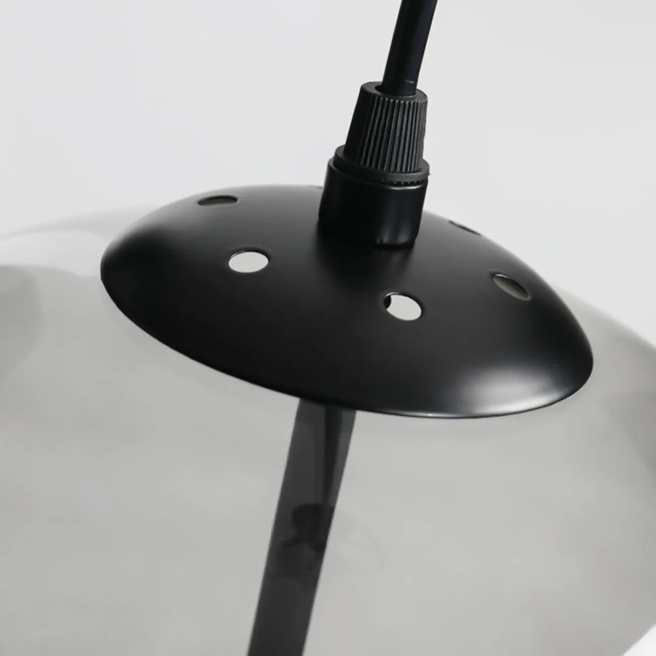  Готовая комбинация подвесных светильников с двойными шарообразными плафонами из тонированного и прозрачного стекла FOCUS TRIO L80 Transparent