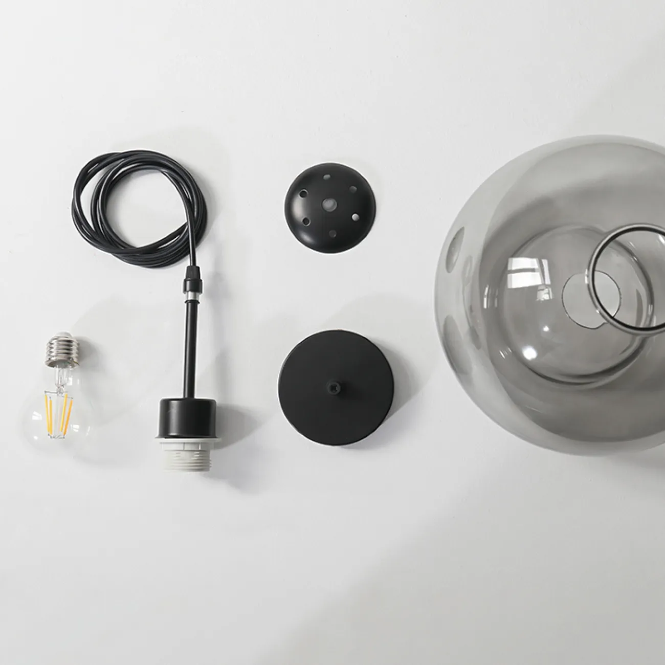  Готовая комбинация подвесных светильников с двойными шарообразными плафонами из тонированного и прозрачного стекла FOCUS TRIO L80 Transparent