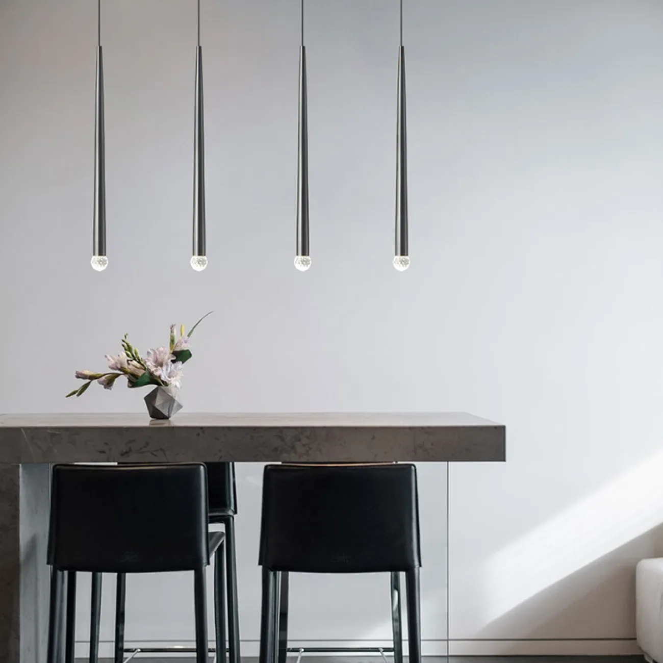 Готовая комбинация подвесных светодиодных светильников с плафонами удлиненной конической формы и декором в виде хрустальных камней MAGRIT LUX MORE L2 Black