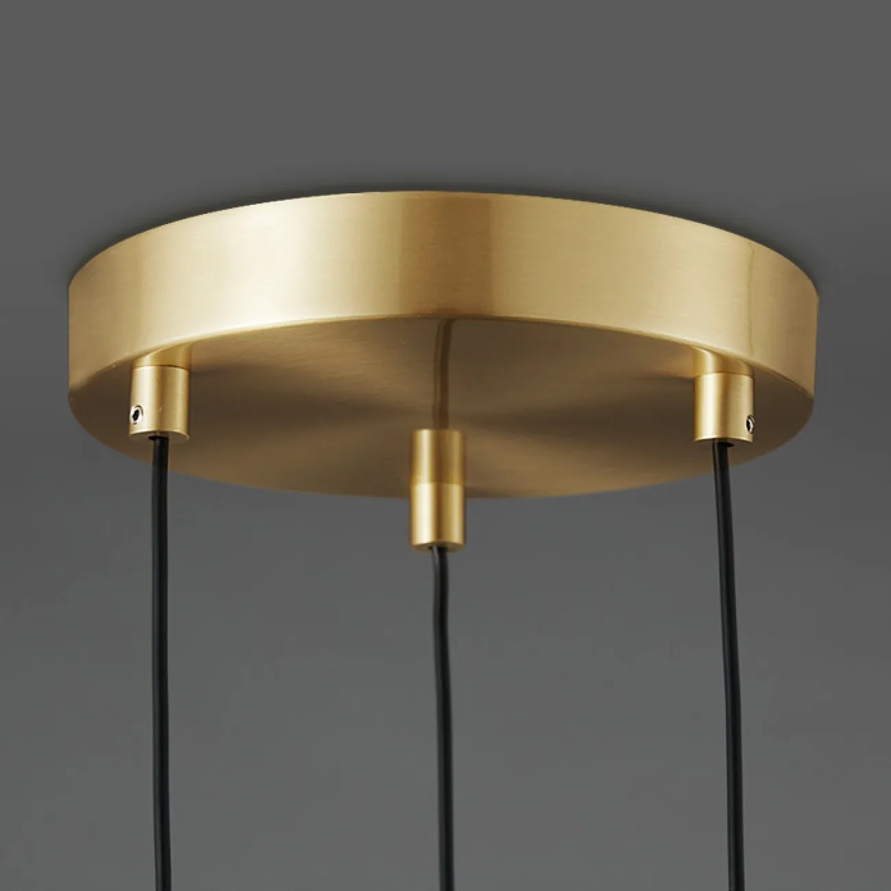 Готовая комбинация подвесных светодиодных светильников с плафонами удлиненной конической формы и декором в виде хрустальных камней MAGRIT LUX MORE L2 Black