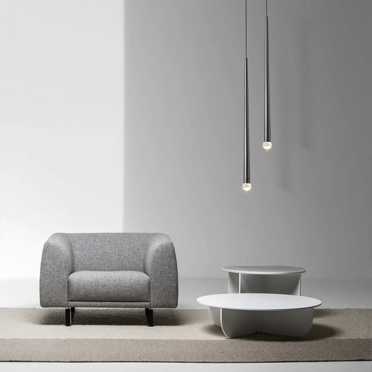 Готовая комбинация подвесных светодиодных светильников с плафонами удлиненной конической формы и декором в виде хрустальных камней MAGRIT LUX MORE L2 Black