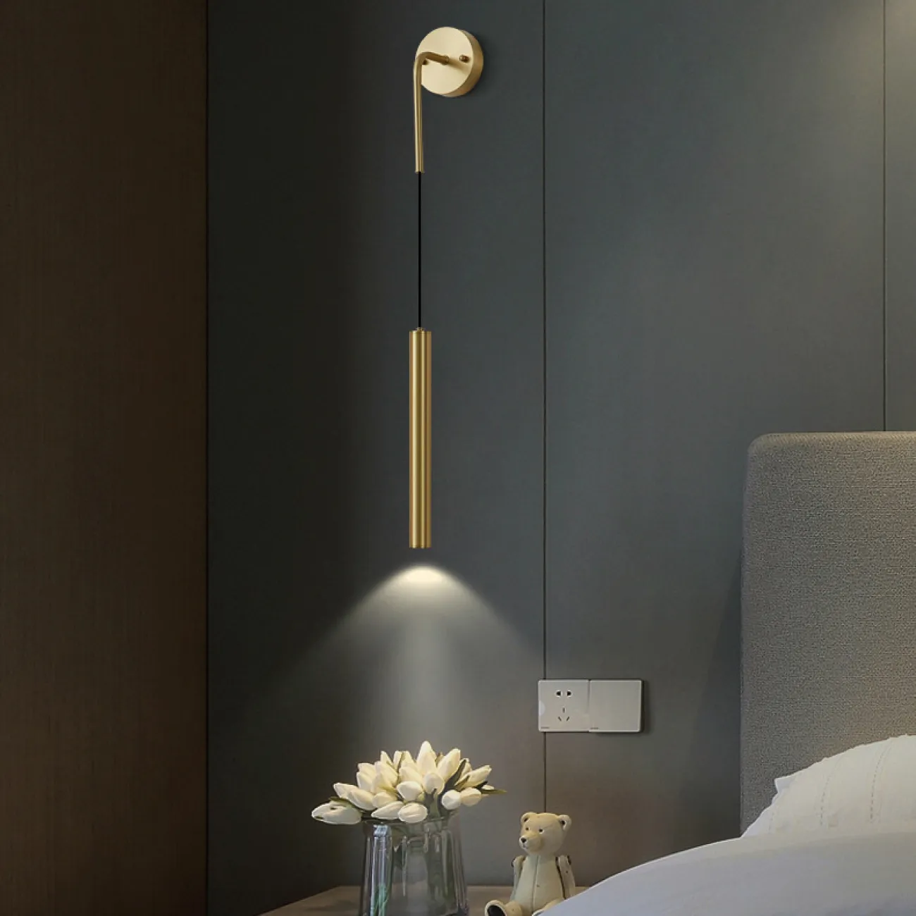 Серия настенных светодиодных светильников с поворотными плафонами вытянутой цилиндрической формы NETTE WALL B Brass Серия настенных светодиодных светильников с поворотными плафонами вытянутой цилиндрической формы NETTE WALL B Brass