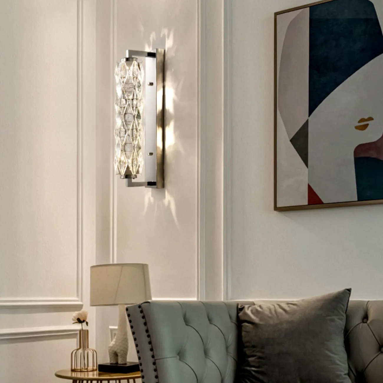 Серия настенных светодиодных светильников с витым многогранным плафоном из хрусталя в хромированном держателе ROYAL H32