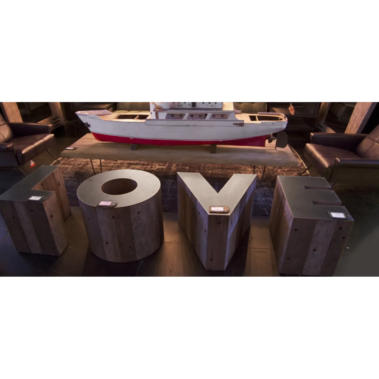 Столик Wooden Alphabet E Side Table designed by Martin Waller от LaLume