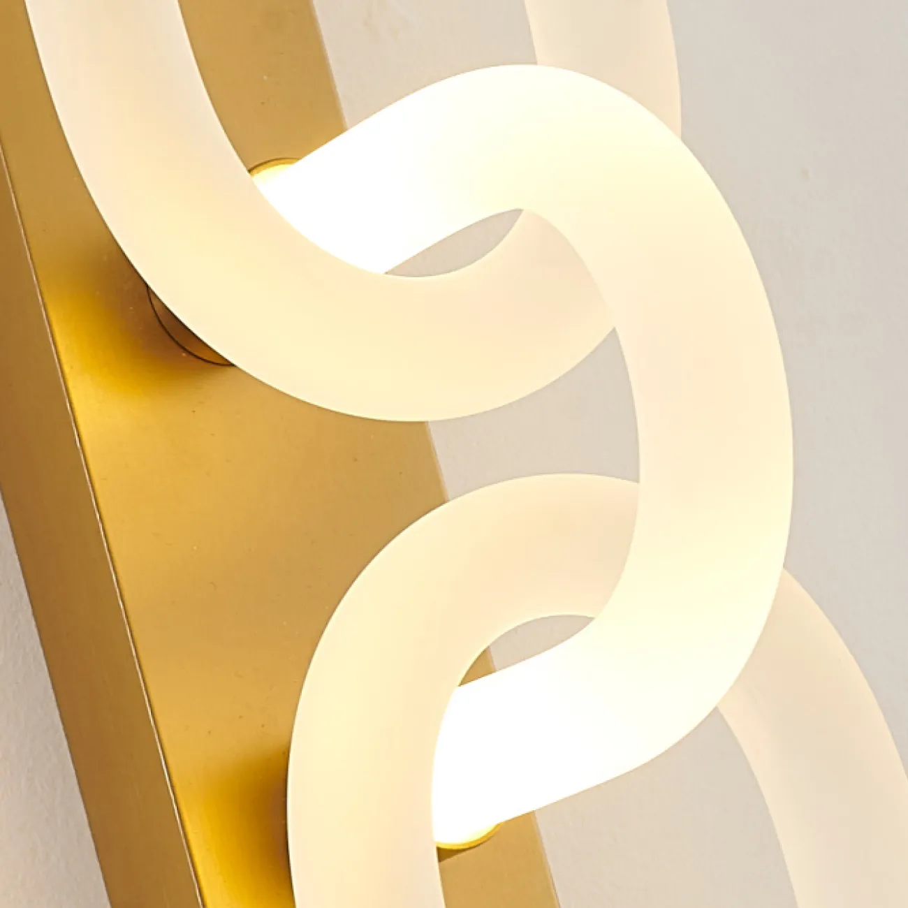 Серия настенных светодиодных светильников со скрещенными трубчатыми плафонами дугообразной формы GALAXY H100 Chrome