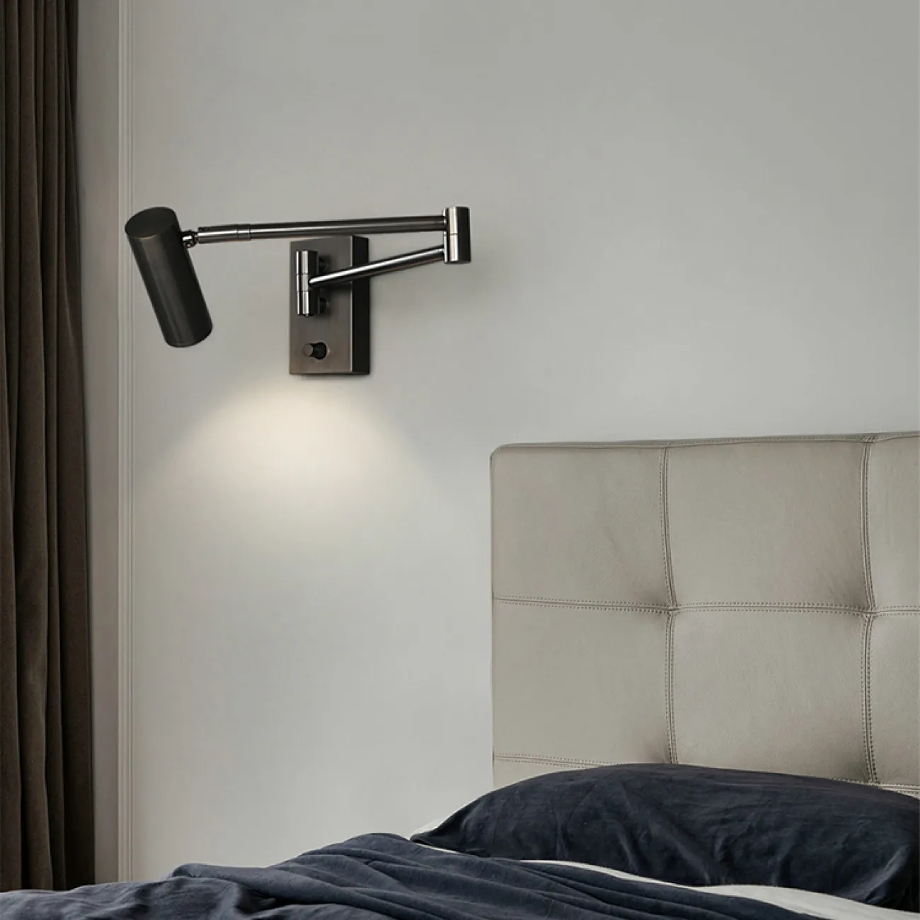 Серия настенных светодиодных светильников с поворотным цилиндрическим спотом на шарнирном кронштейне BOTVID Black 4000К