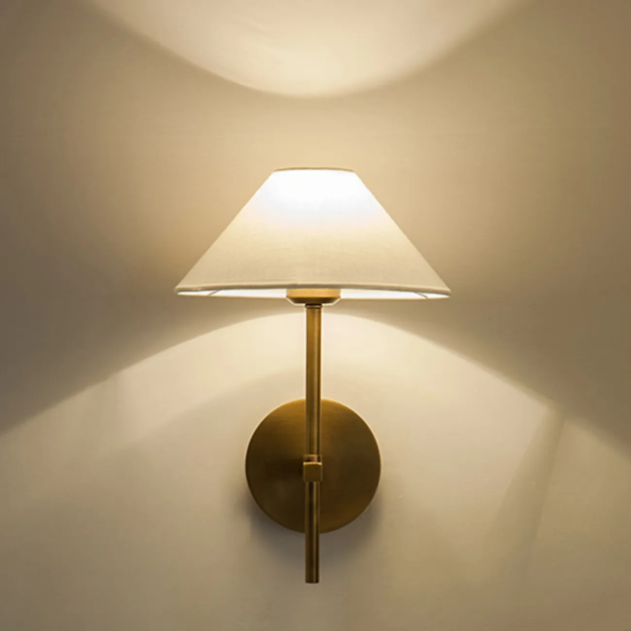 Настенный светильник CARMA WALL от ImperiumLoft Настенный светильник CARMA WALL от ImperiumLoft