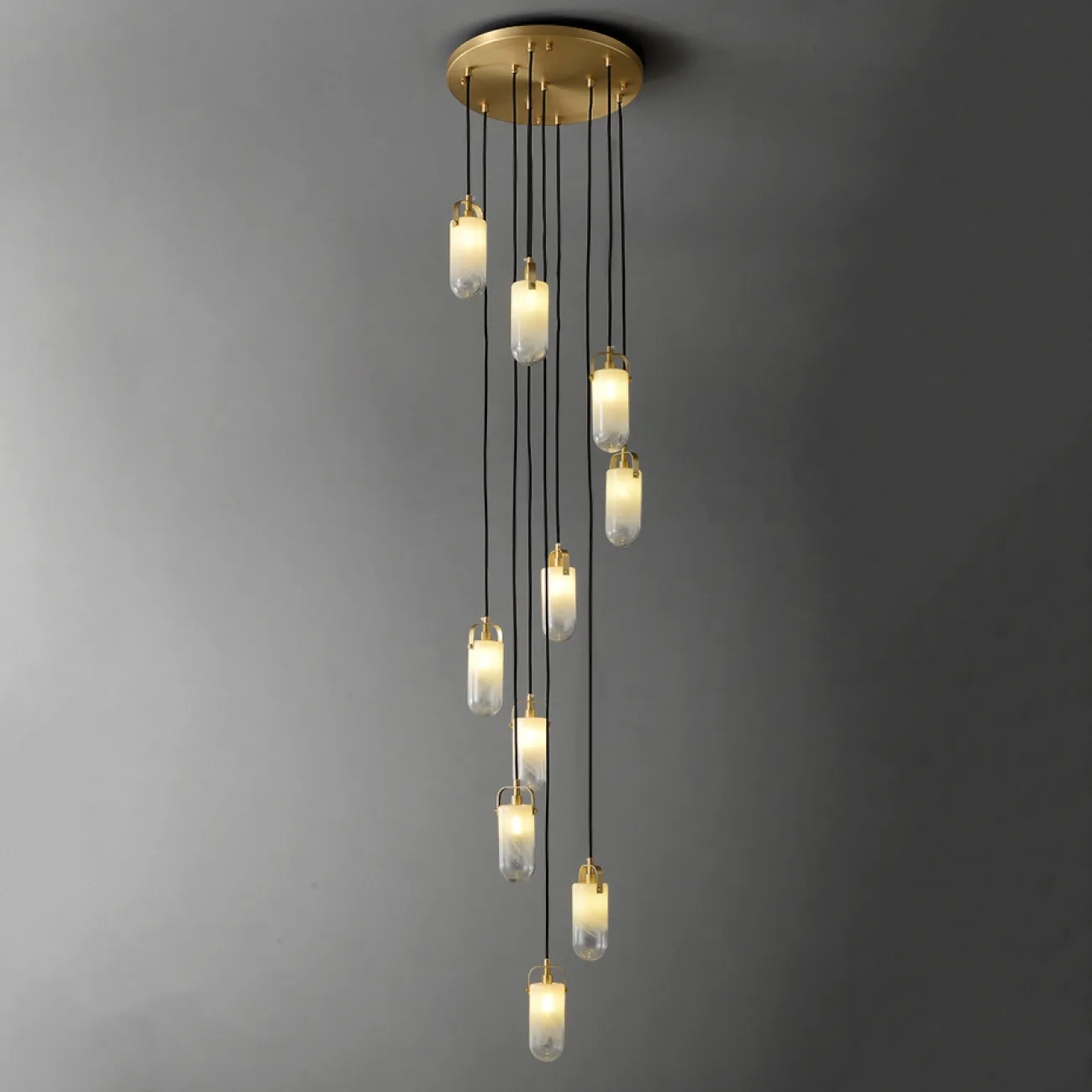 Готовая комбинация подвесных светильников c цилиндрическими плафонами из белого стекла с эффектом льда LIESEL MORE