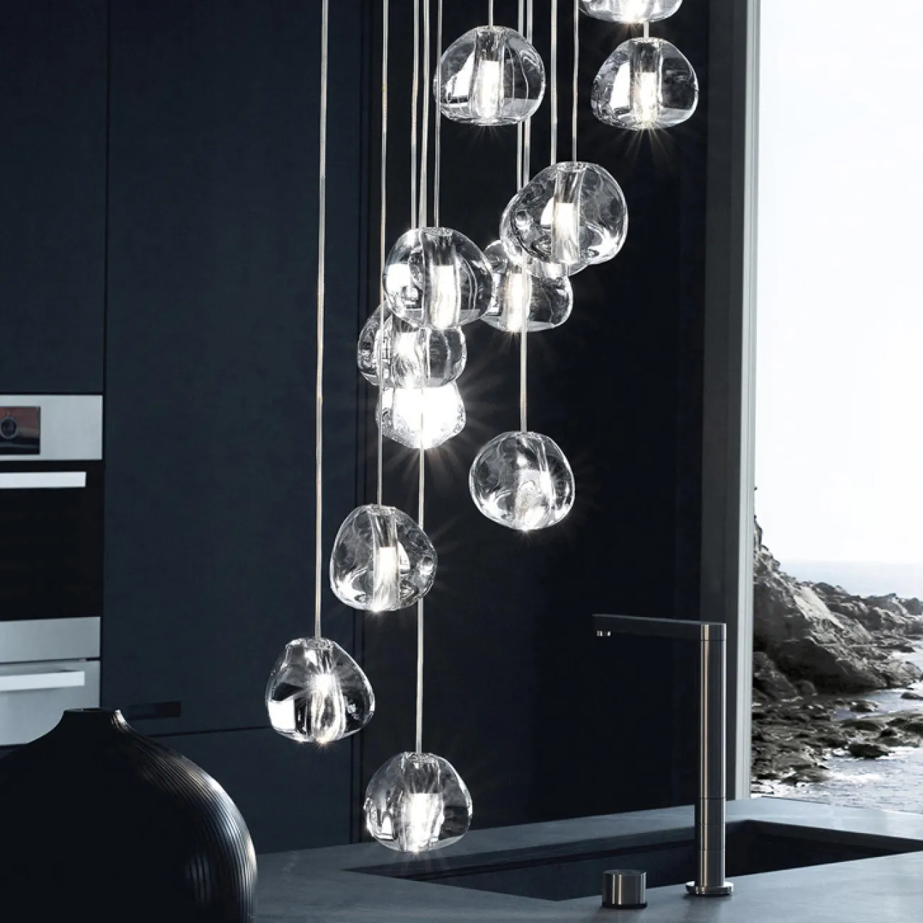 Готовая комбинация подвесных светильников с каплевидными плафонами из прозрачного и янтарного стекла METEORA B COMBO D60 Amber