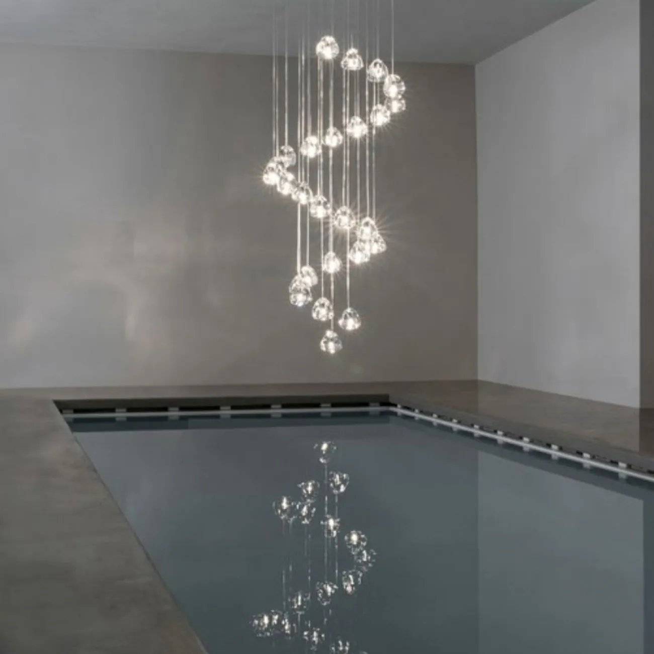 Готовая комбинация подвесных светильников с каплевидными плафонами из прозрачного и янтарного стекла METEORA B COMBO D60 Amber