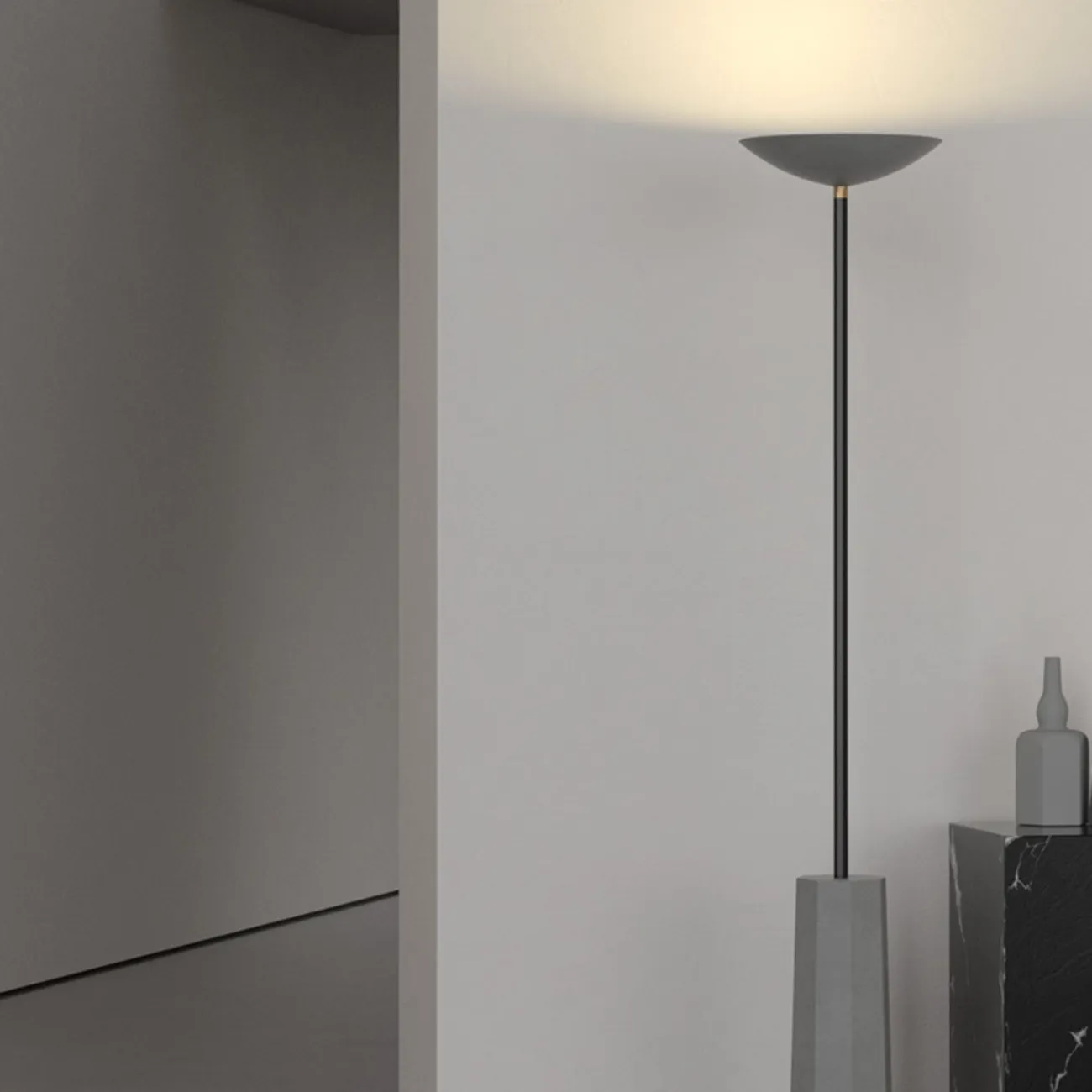 Серия напольных ламп с каменным абажуром в форме чаши на призматическом основании URPO FL