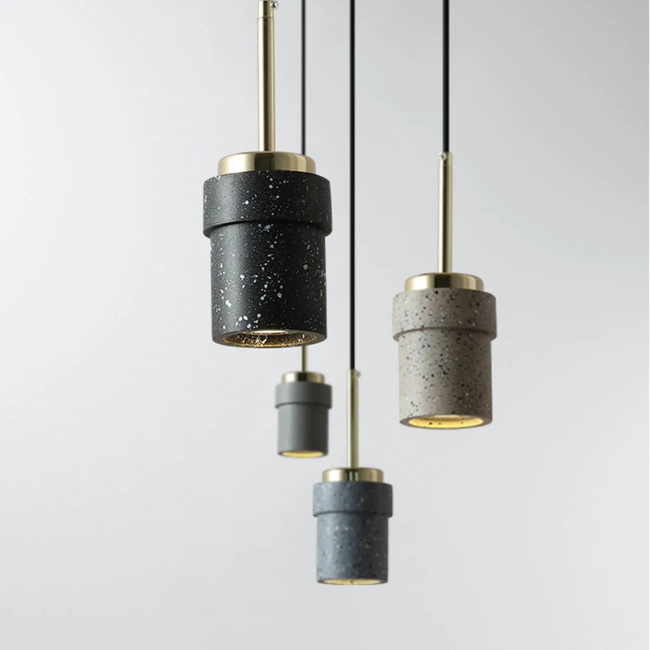 Готовая комбинация подвесных светодиодных светильников с цилиндрическими плафонами из цветного мрамора терраццо JERKEN COMBO L3 Планка