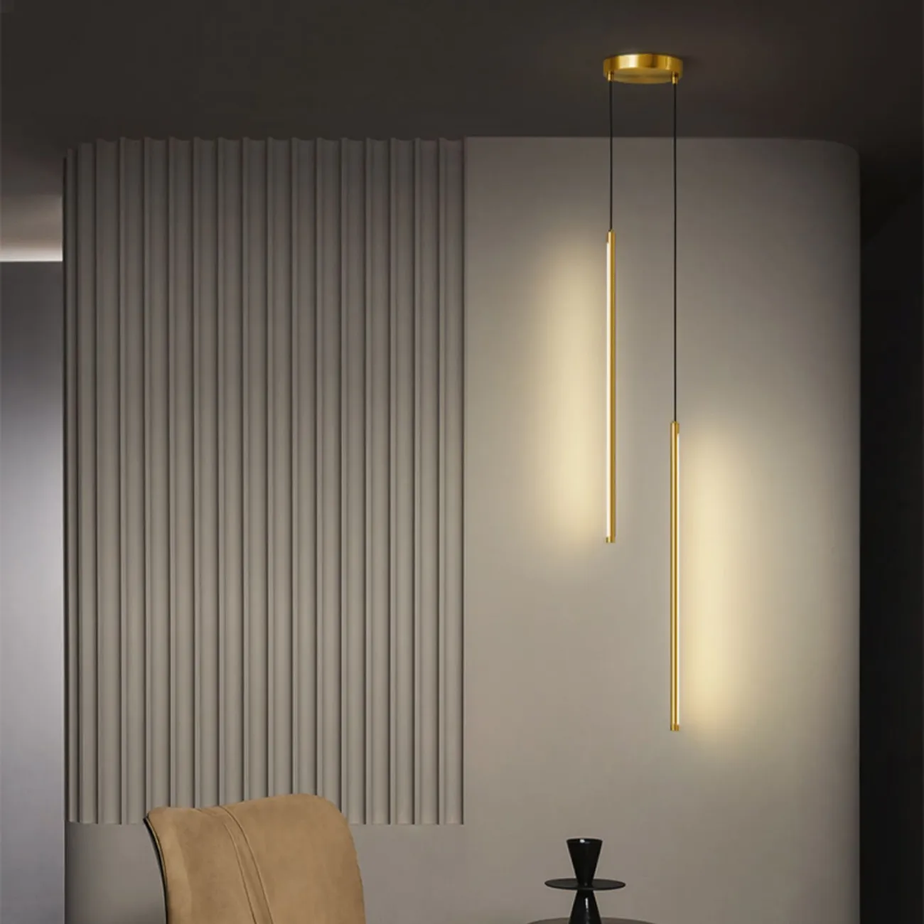 Готовая комбинация подвесных светильников подвесных светильников с прямоугольными LED-панелями на двух вытянутых цилиндрических плафонах LYNNE B DUO Brass