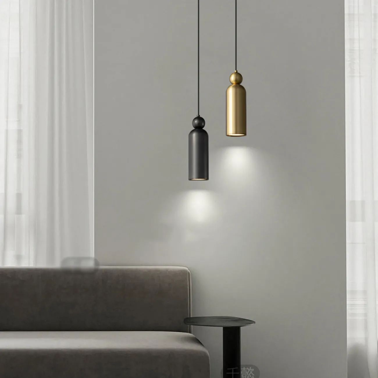 Парная комбинация подвесных светодиодных светильников с цилиндрическим корпусом и шарообразным клипом из натуральной и черненой латуни LEFFE DUO Brass