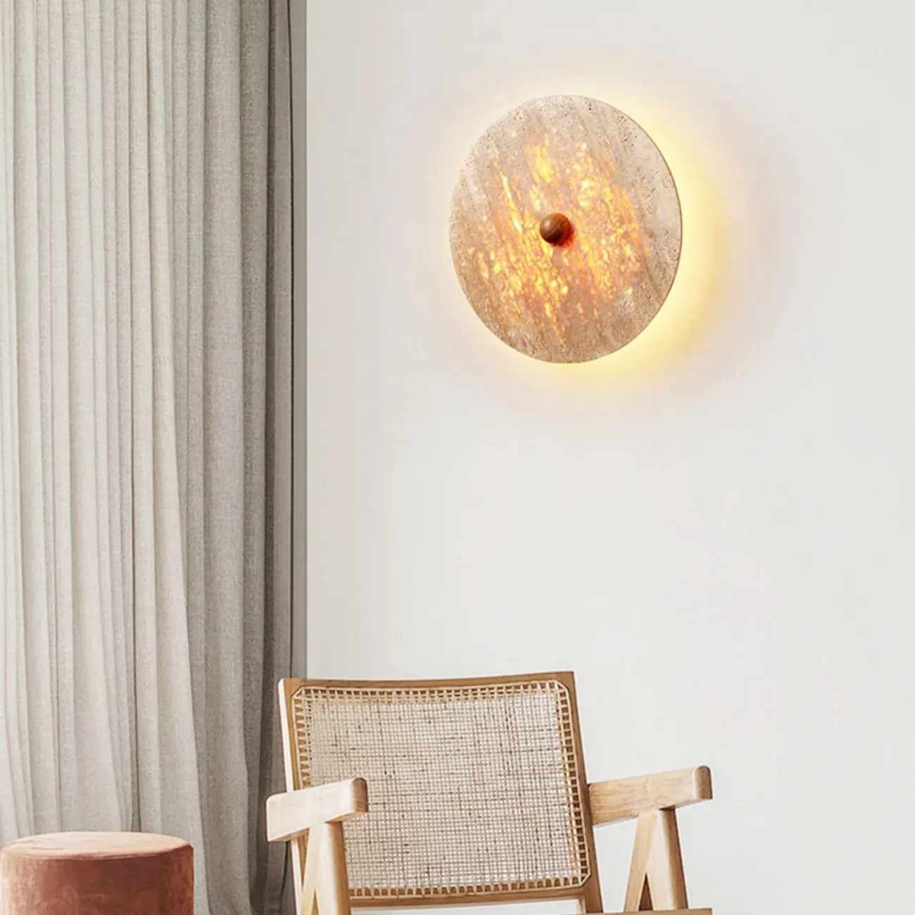 Настенный светодиодный светильник с плоским дисковидным рассеивателем с каменной текстурой и деревянным центром JOAR B D50