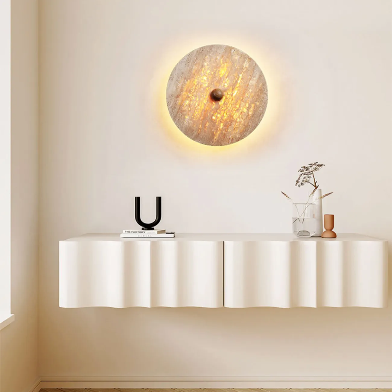 Настенный светодиодный светильник с плоским дисковидным рассеивателем с каменной текстурой и деревянным центром JOAR B D50