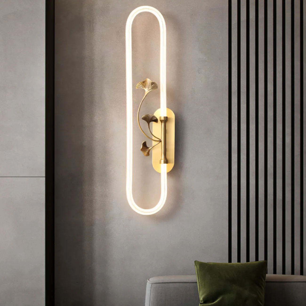 Парные светодиодные светильники на закольцованном трубчатом каркасе и растительным декором PHILOMENA WALL Right