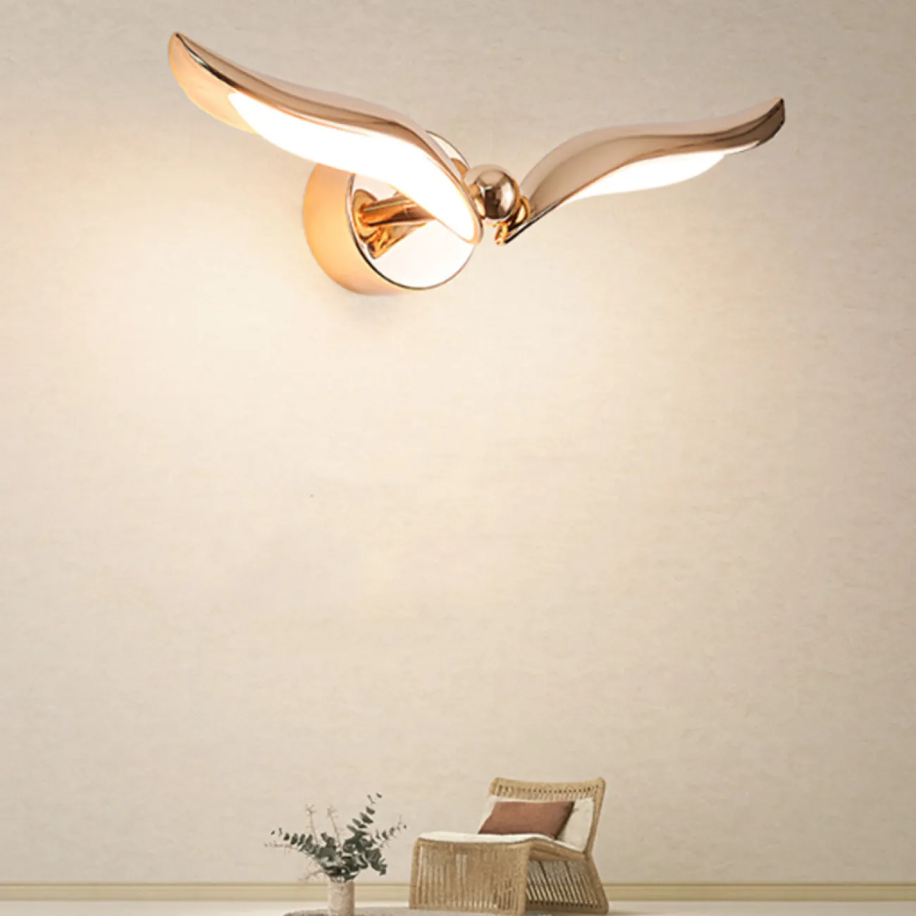 Серия настенных светодиодных светильников с изогнутыми плафонами, стилизованными под крылья птицы FLYER WALL L34