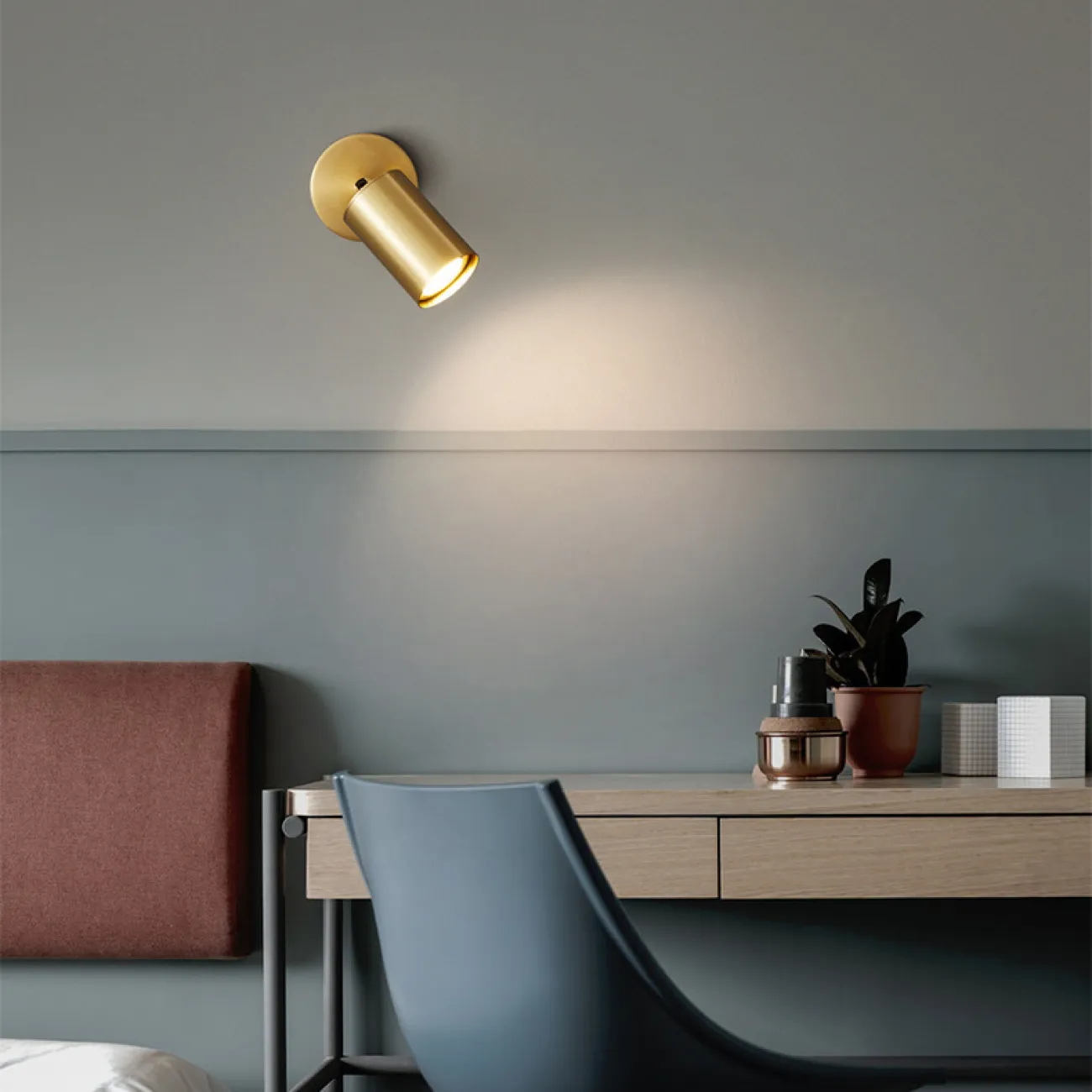 Серия настенных светильников с поворотными металлическими плафонами цилиндрической формы TEX WALL Black Серия настенных светильников с поворотными металлическими плафонами цилиндрической формы TEX WALL Black