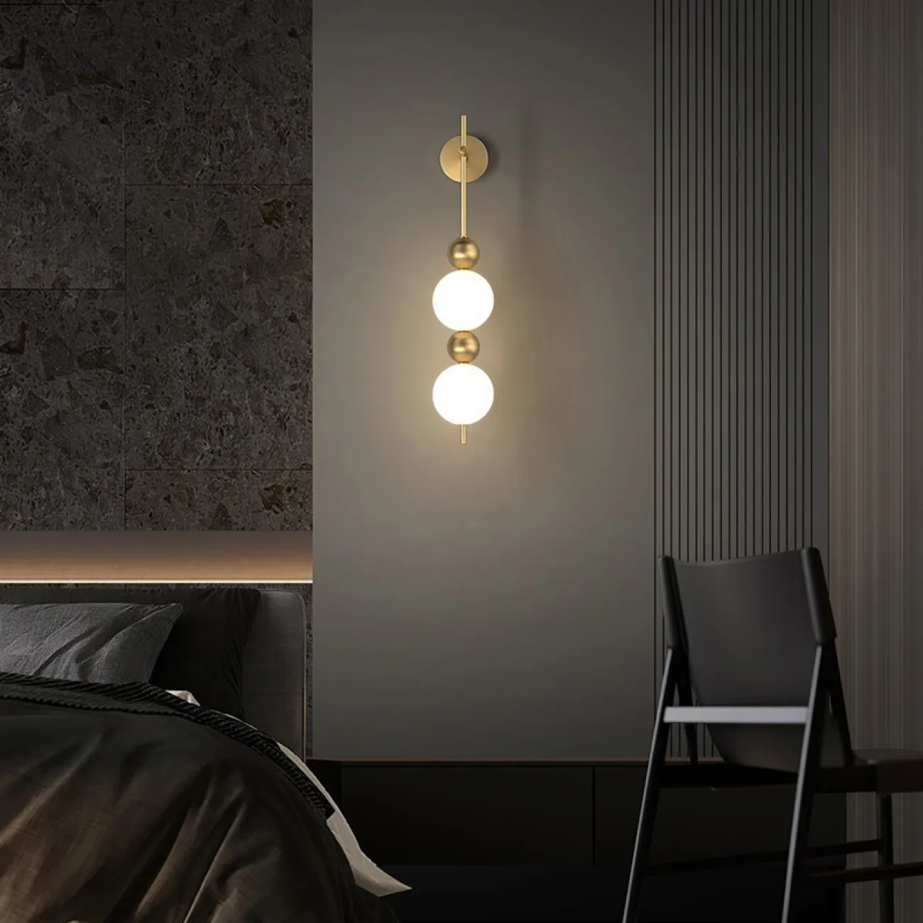 Серия настенных светильников в виде композиции из шарообразных плафонов и шаров из настоящей латуни FOLMER WALL H82