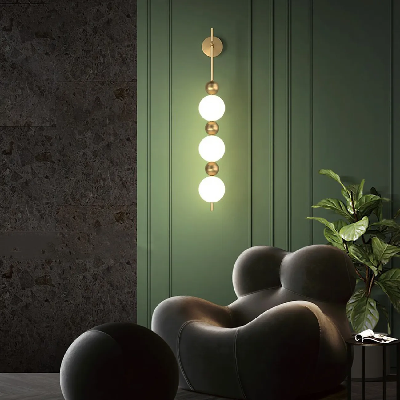 Серия настенных светильников в виде композиции из шарообразных плафонов и шаров из настоящей латуни FOLMER WALL H82