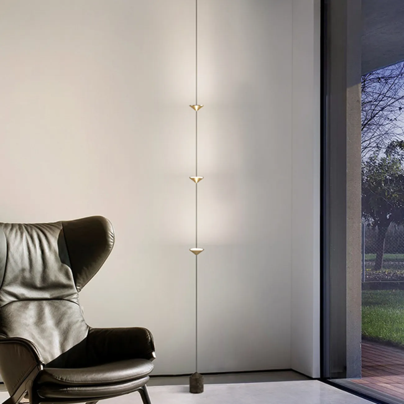 Светодиодный напольный светильник в виде вертикальной струны с конусными плафонами CLAAS Gold