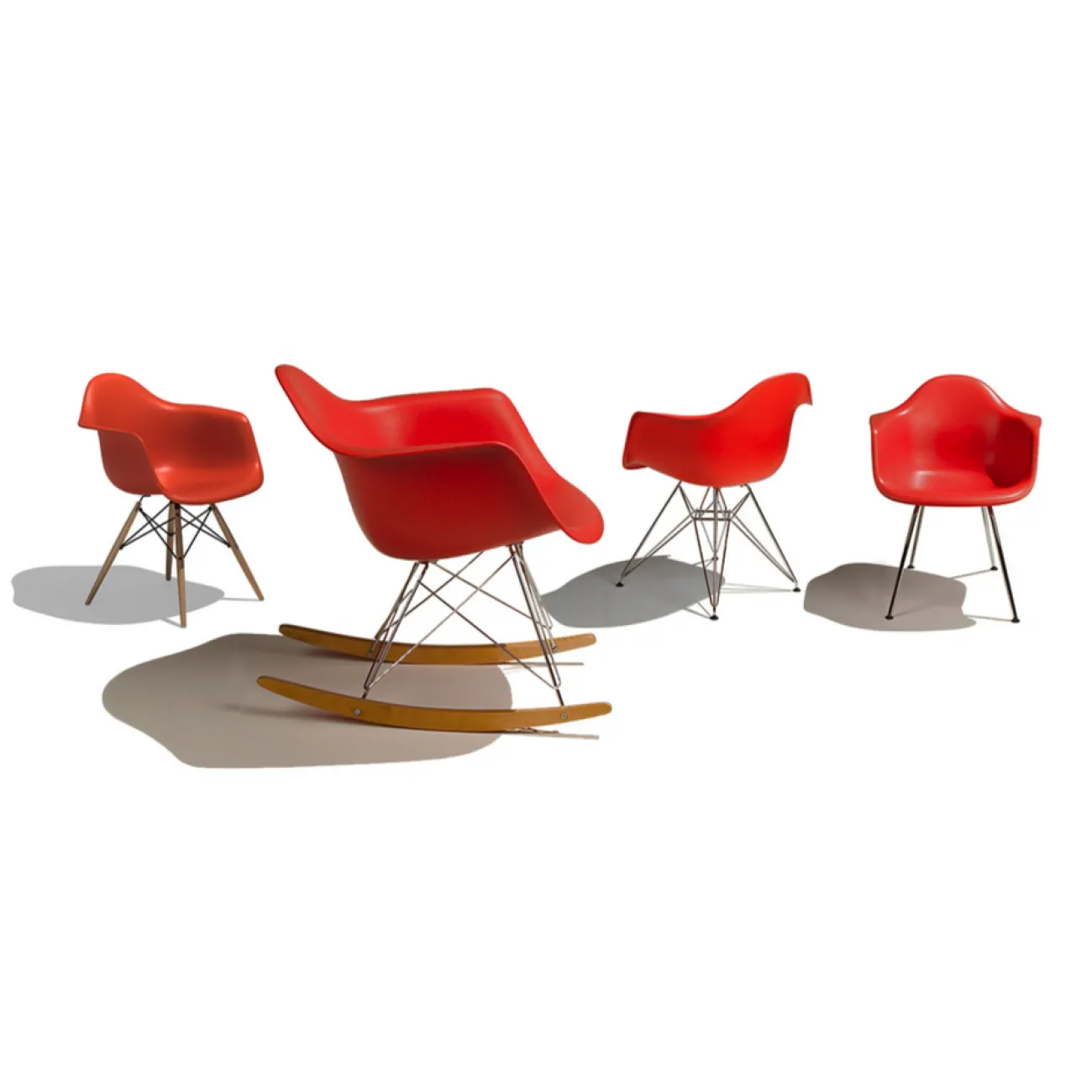 Кресло RAR Rocking designed by Charles and Ray Eames		 in 1948 от LaLume