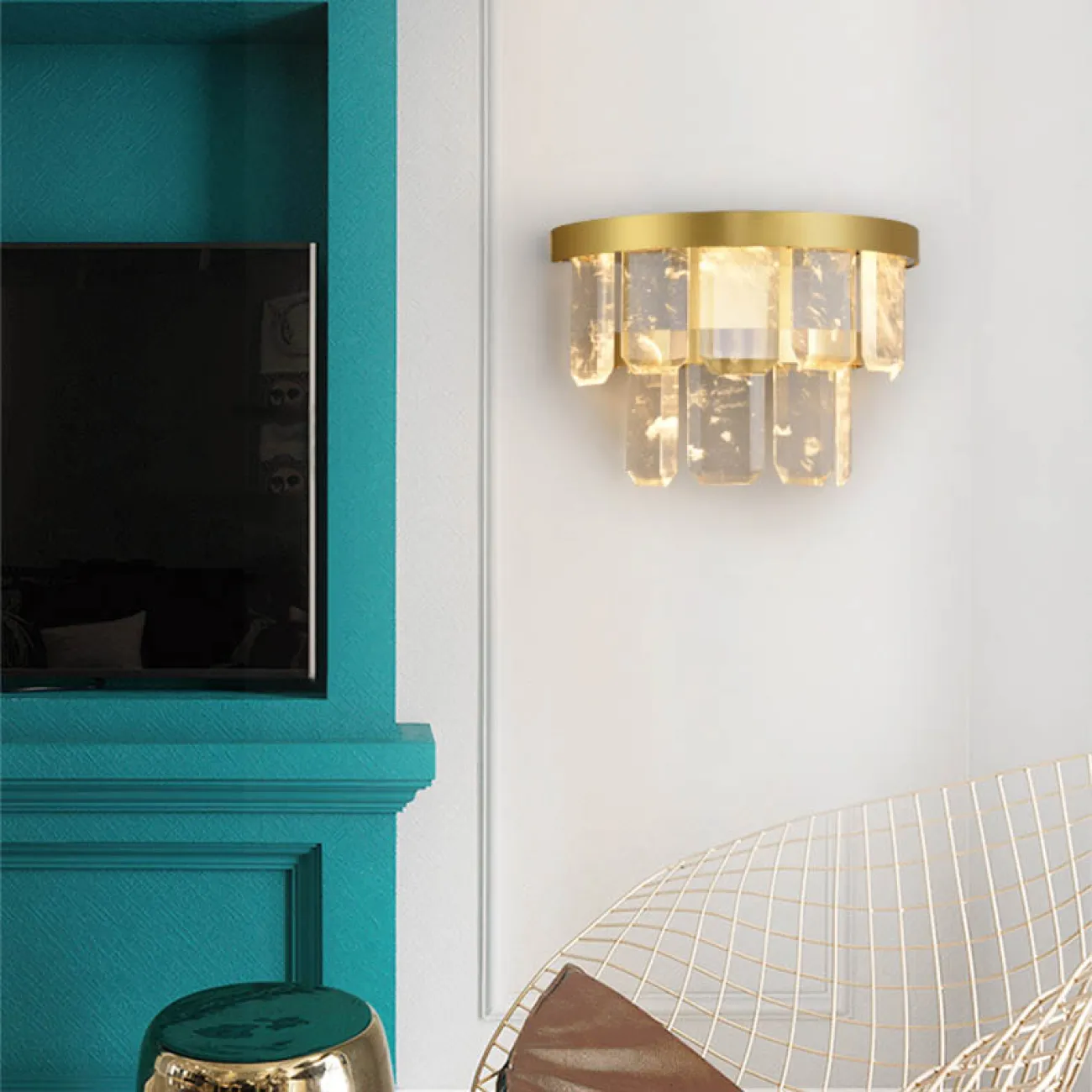 Серия настенных светодиодных светильников с многогранными хрустальными рассеивателями с эффектом льда CAPELLA WALL H20,5 Серия настенных светодиодных светильников с многогранными хрустальными рассеивателями с эффектом льда CAPELLA WALL H20,5