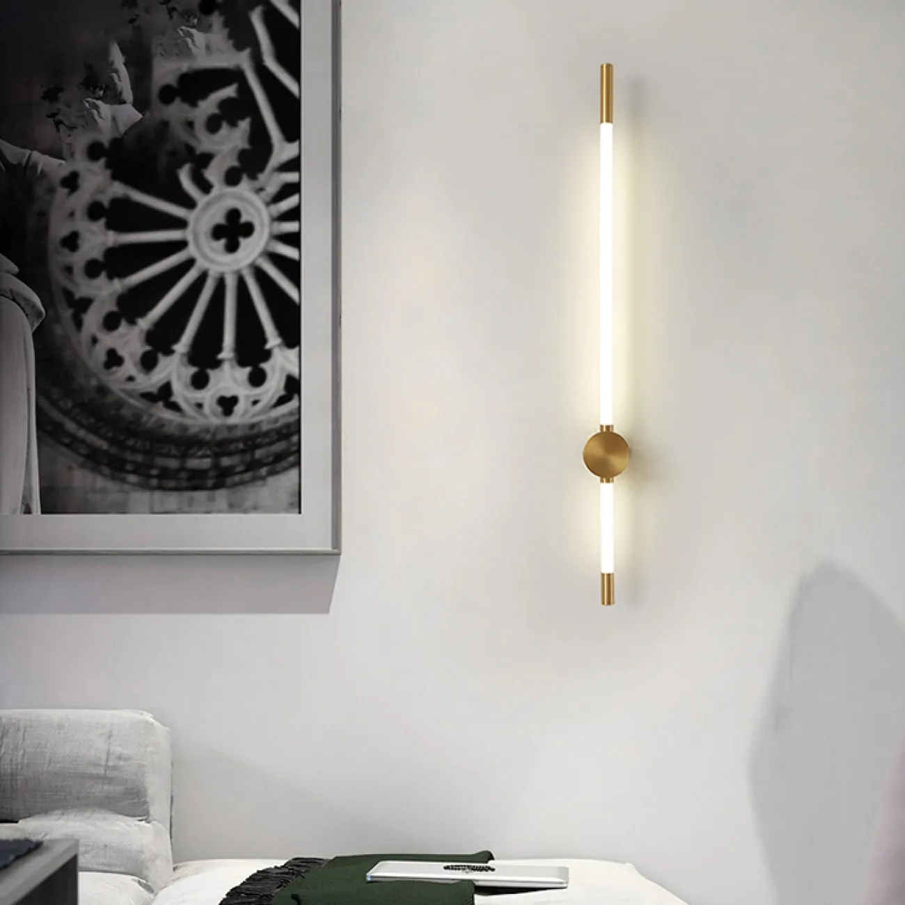 Серия настенных светодиодных светильников с вытянутым цилиндрическим корпусом на круглом креплении ELDAR H92 Brass