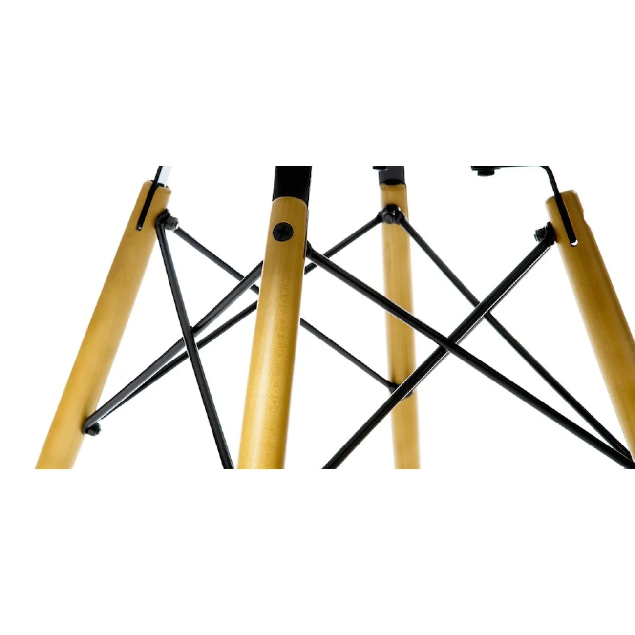 Стул Eames DAW designed by Charles and Ray Eames		 in 1948 от LaLume