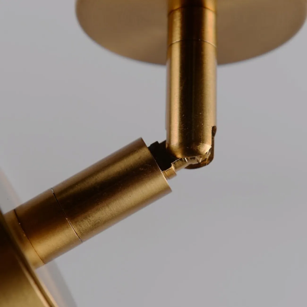 Точечный светильник на потолочной стойке LINO B от ImperiumLoft