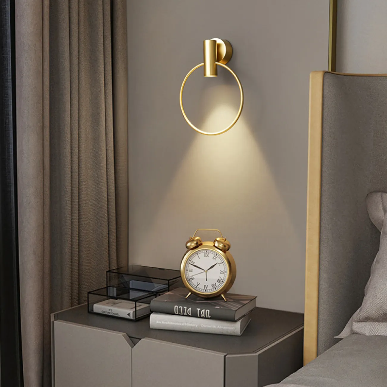 Серия настенных светодиодных светильников с цилиндрическим спотом на кольцевом каркасе из настоящей латуни CELIUS Brass