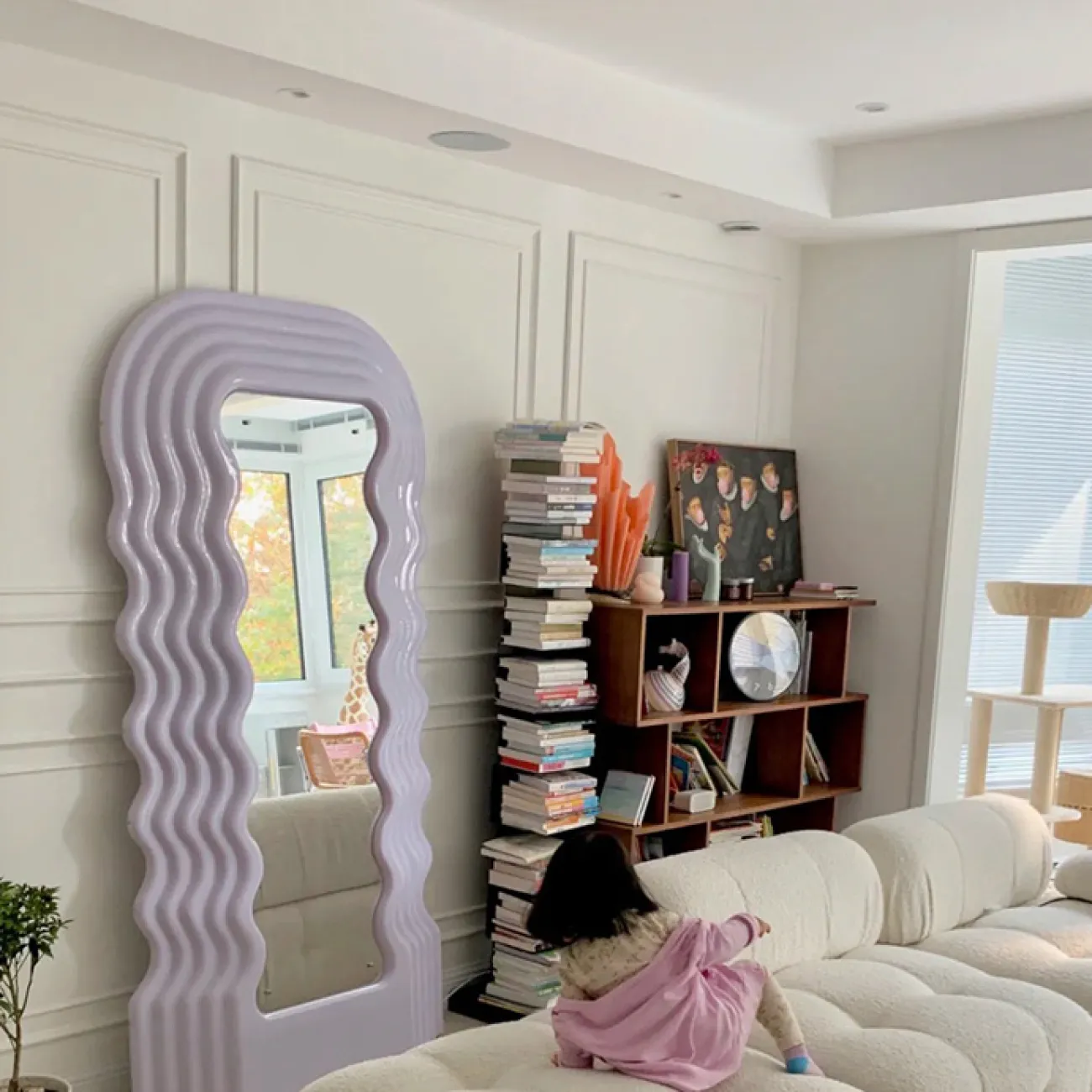 Креативный напольный светильник в виде зеркала со светящейся волнообразной рамой TEMME Семицветный свет