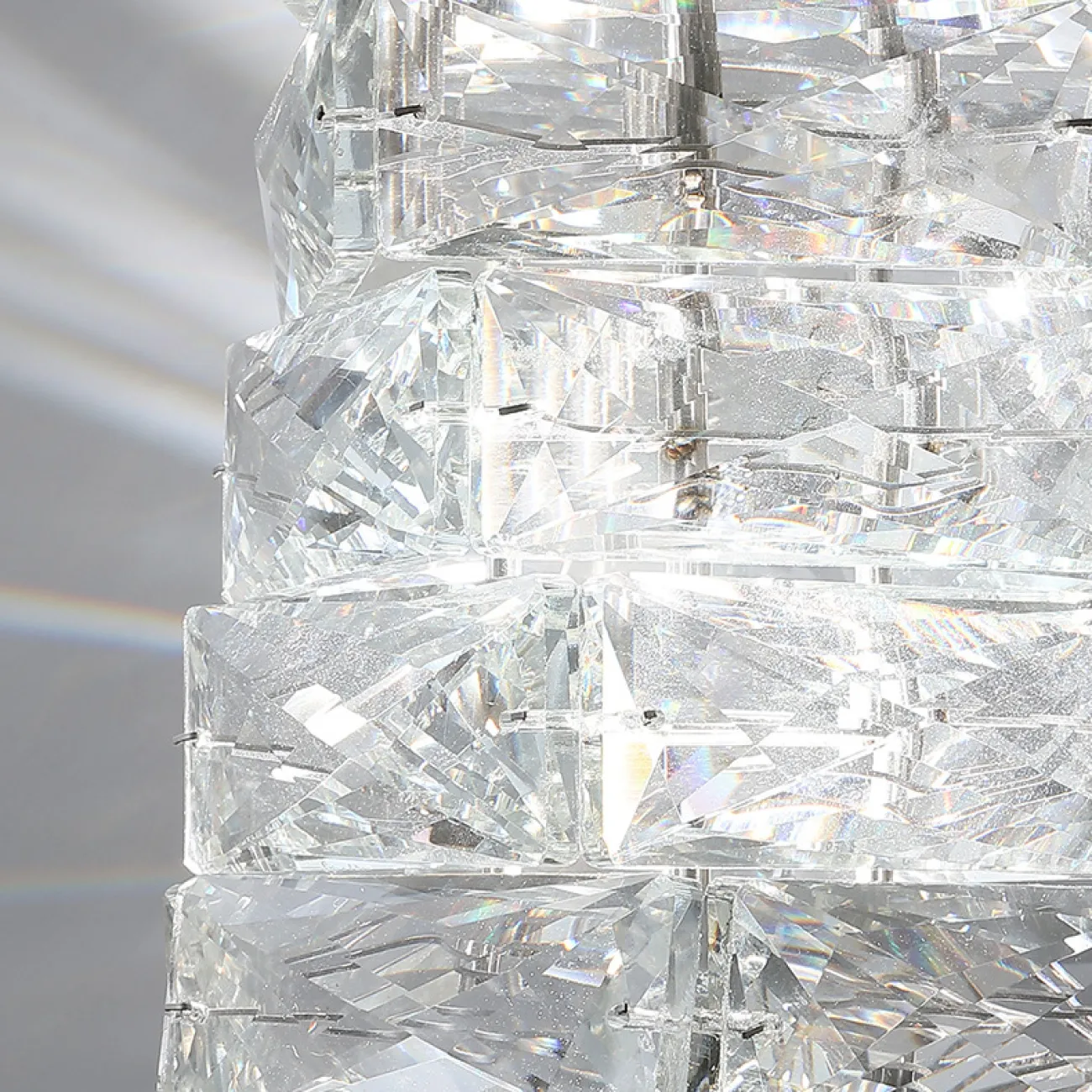 Настенный светодиодный светильник с прямоугольным плафоном из составных хрустальных слитков на хромированном основании CARE WALL H45 Gold