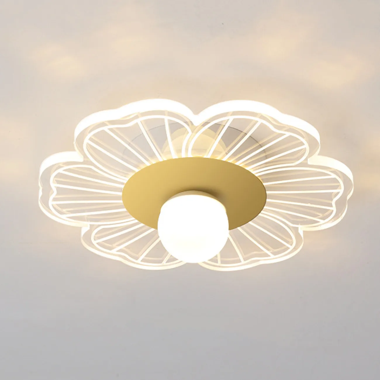 Потолочный светильник LUSIE BALL White от ImperiumLoft Потолочный светильник LUSIE BALL White от ImperiumLoft