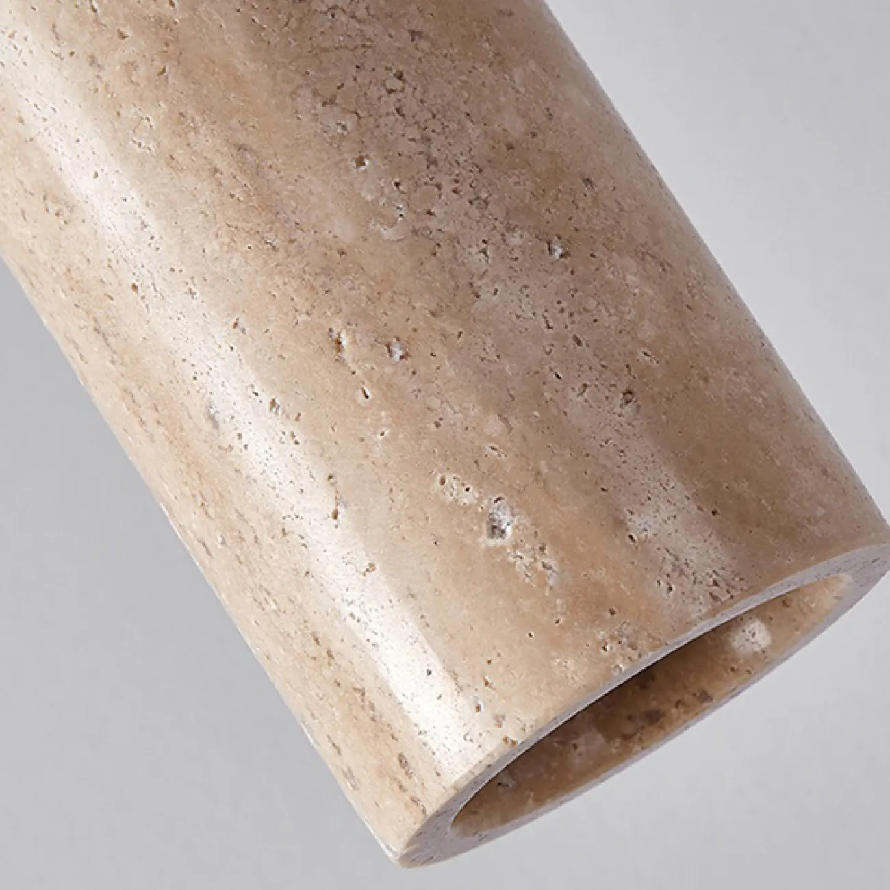 Готовая комбинация подвесных светильников с цилиндрическим и прямоугольным корпусом из камня травертина MAREC COMBO B L60