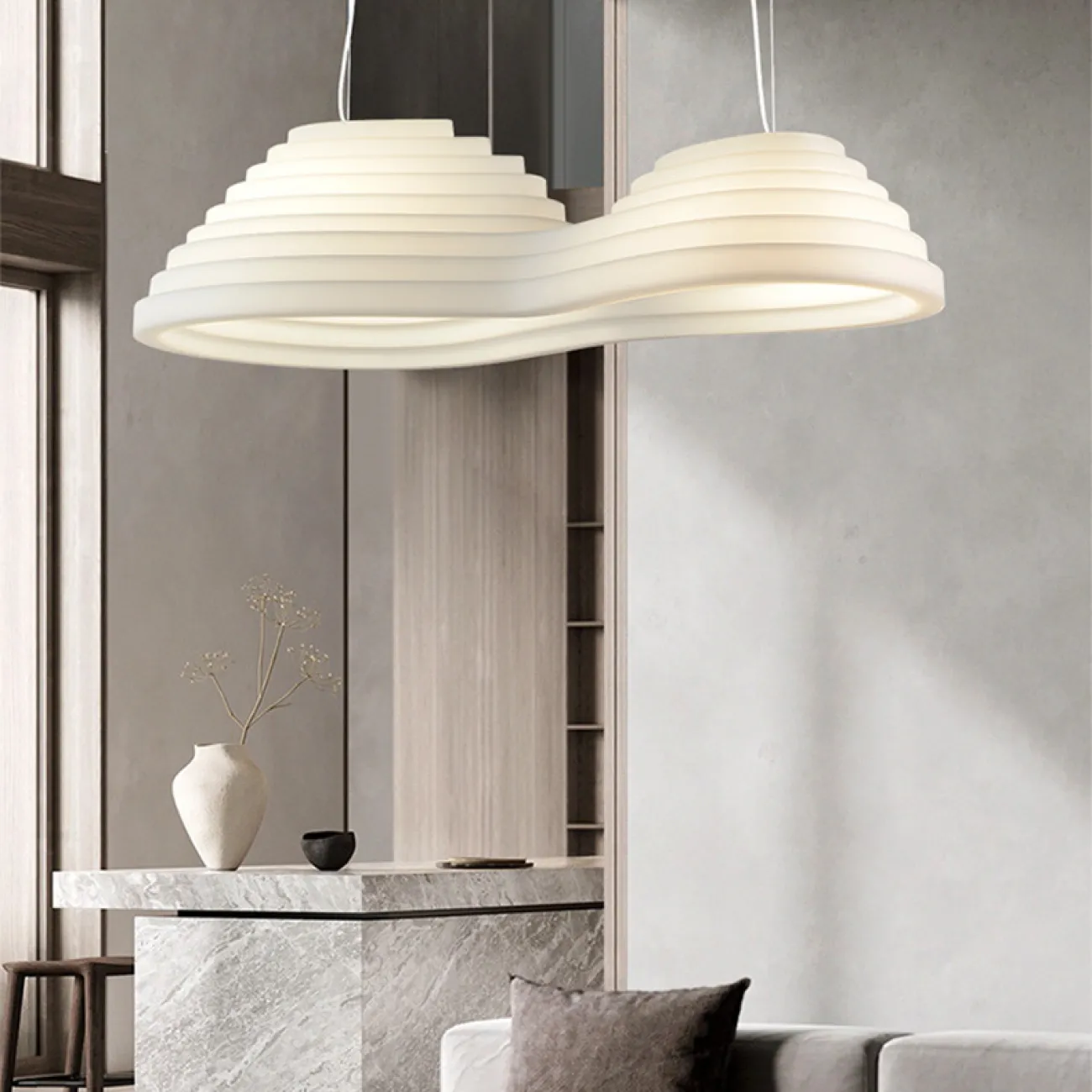 Готовая комбинация подвесных светильников в виде композиции двух слитых абажуров округлой формы с пирамидальным рельефом BAROLINE DUO L180