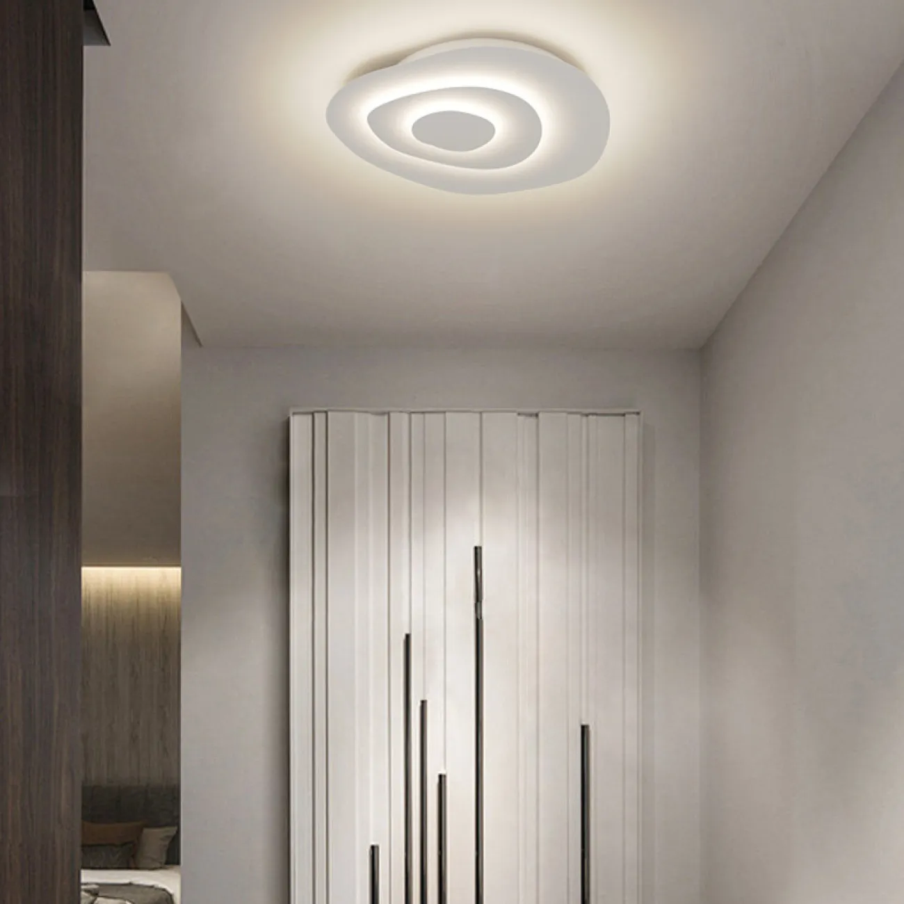 Потолочные светильники из серии GWYN с белыми ассиметричными рассеивателями в форме пирамид GWYN L100 4000К Потолочные светильники из серии GWYN с белыми ассиметричными рассеивателями в форме пирамид GWYN L100 4000К