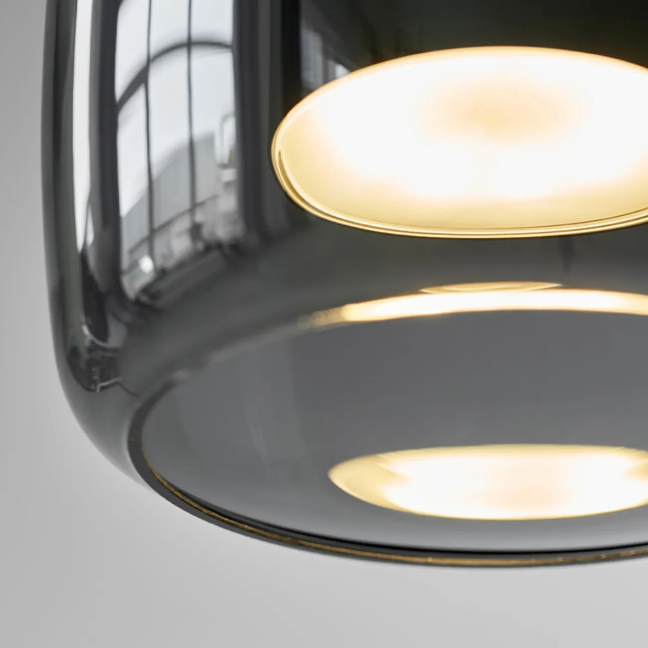 Готовая комбинация подвесных светодиодных светильников c абажурами из дымчатого и янтарного стекла NALLE TRIO L80 Amber