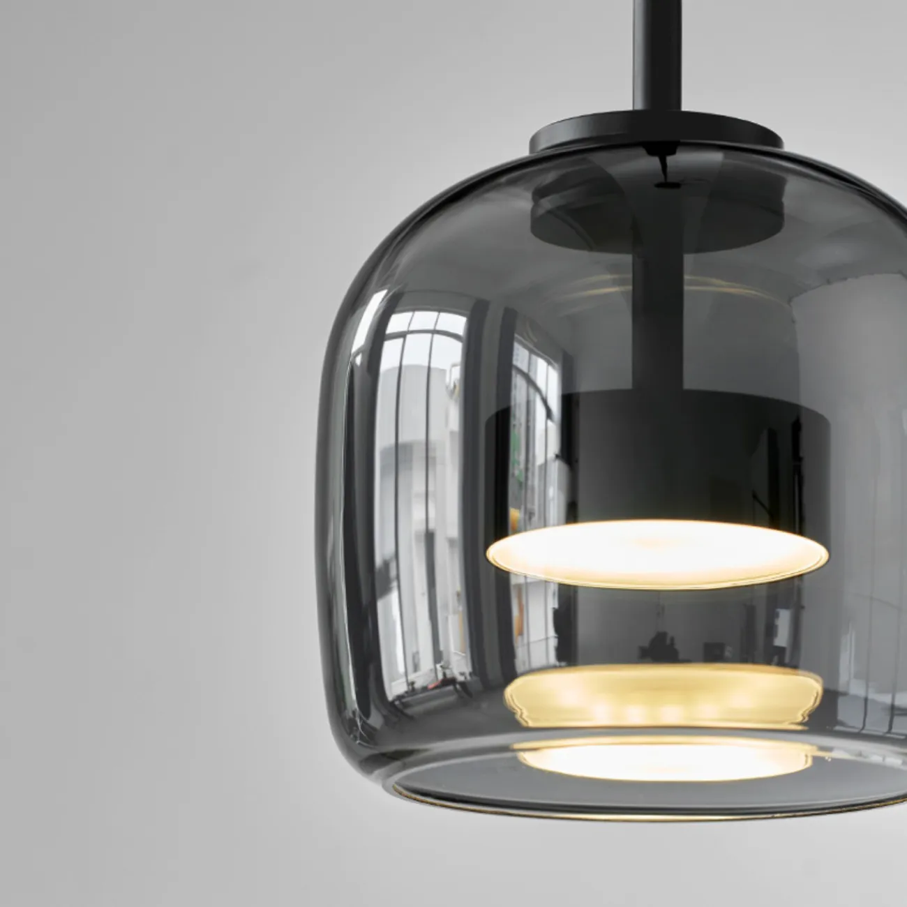 Готовая комбинация подвесных светодиодных светильников c абажурами из дымчатого и янтарного стекла NALLE TRIO L80 Amber