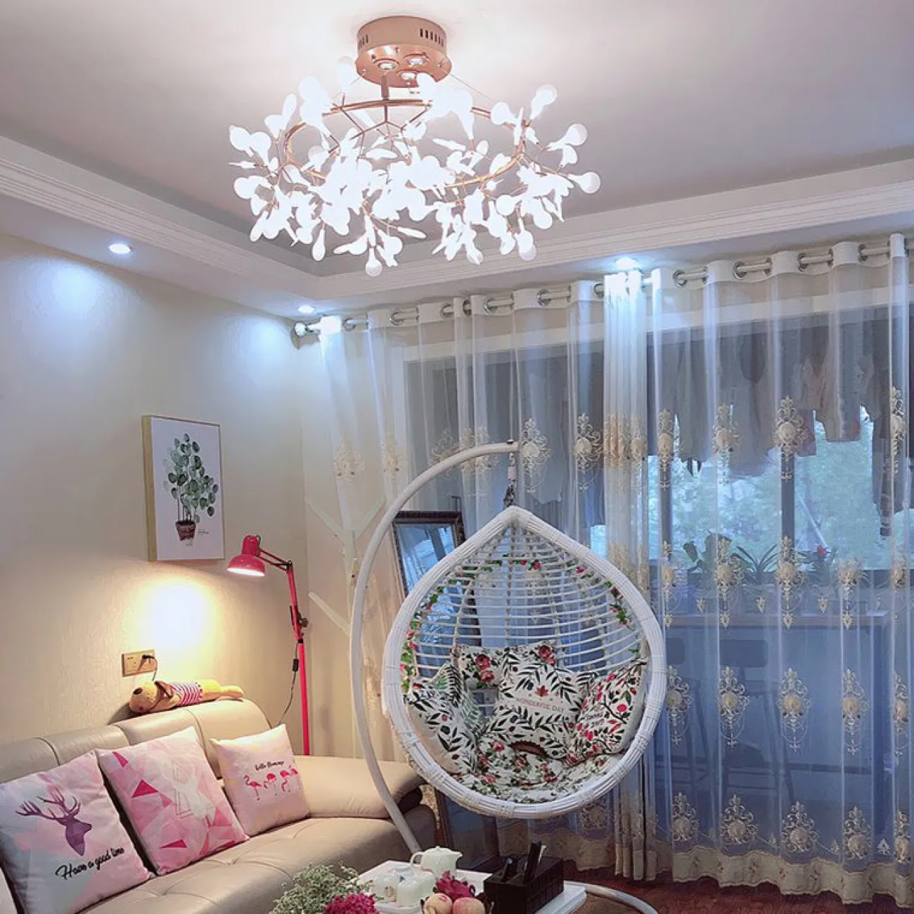 Светодиодная люстра на кольцевом каркасе LEAVES R