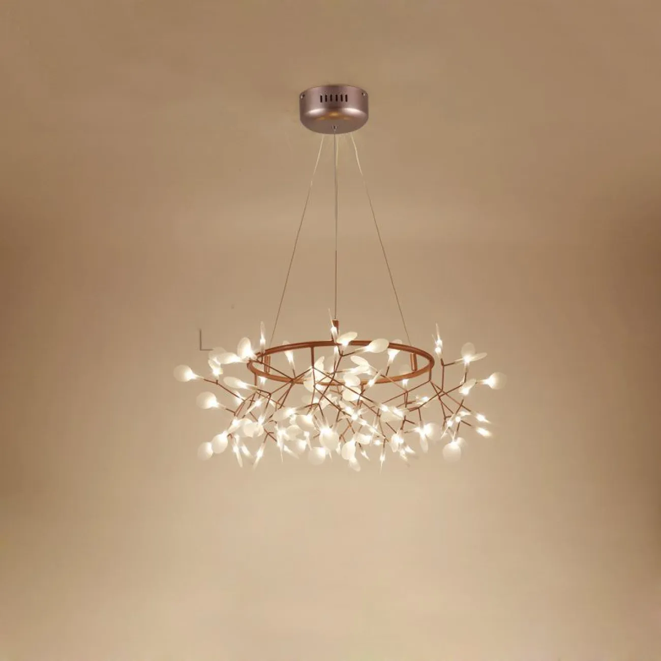 Светодиодная люстра на кольцевом каркасе LEAVES R