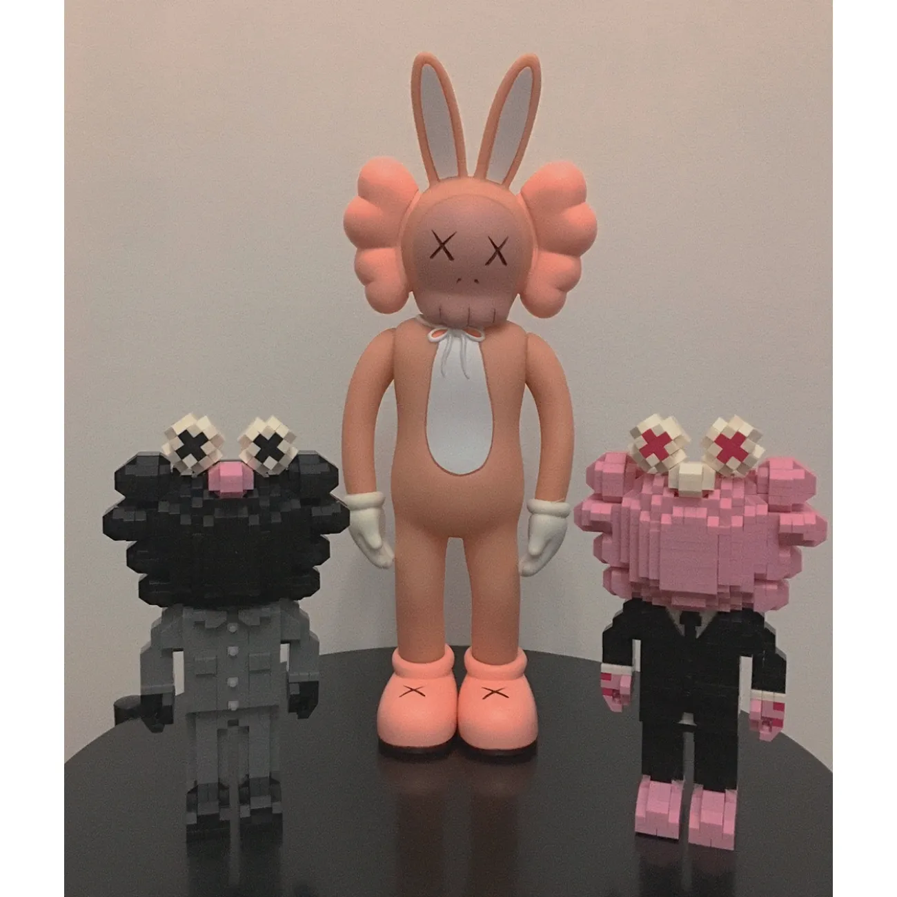 Дизайнерская скульптура кукла Kaws LaLume-SKT00196
