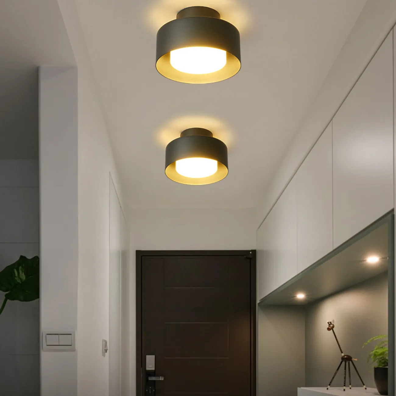 Серия точечных светодиодных светильников с круглым матовым плафоном в цилиндрическом корпусе SIGGEN SP White Трехцветный свет