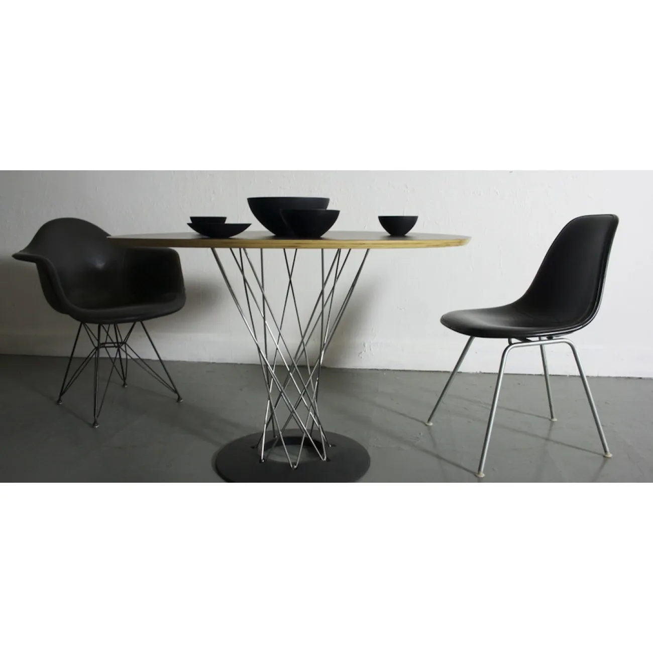 Стол Noguchi Cyclone designed by Isamu Noguchi		 in 1957 от LaLume